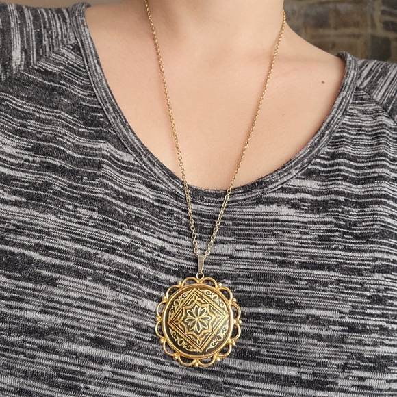 Vintage Ornate Necklace - Picture 11 of 13